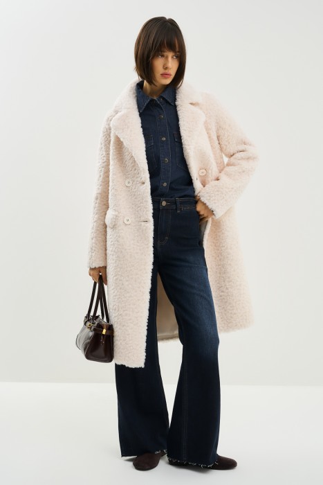 шуба из шерсти от бренда снежная королева вид слева