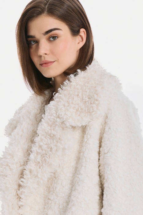 шуба из шерсти из россии вид сбоку