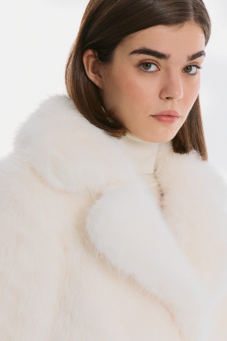 шуба из шерсти из россии вид сбоку