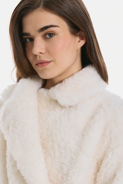 шуба из шерсти из россии вид сбоку