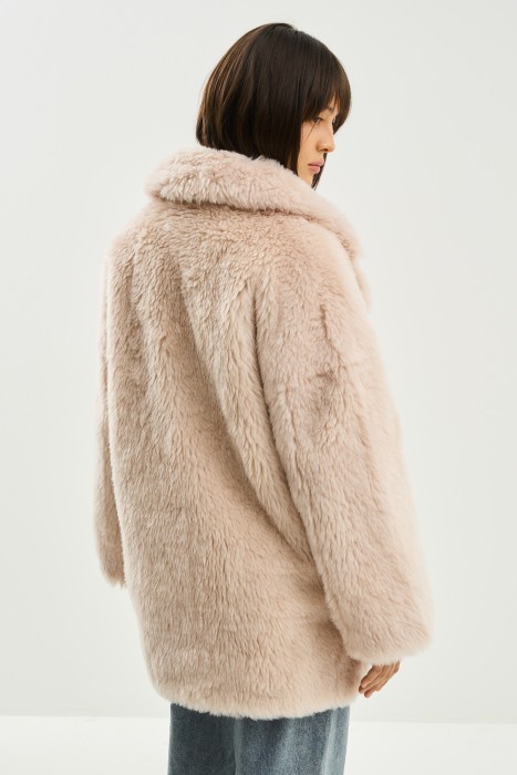 шуба из шерсти из россии вид сбоку