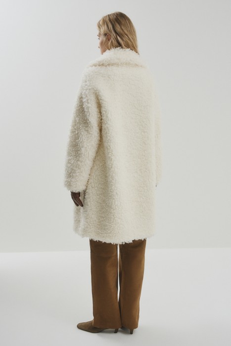 шуба из шерсти по цене 8480 руб вид справа