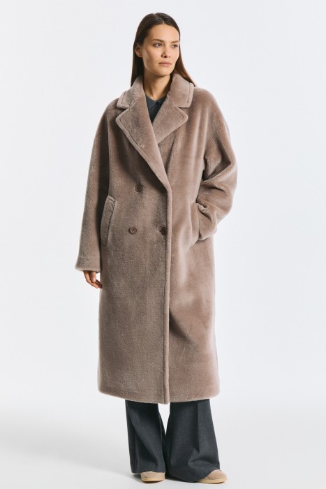 шуба из шерсти по цене 13040 руб вид справа