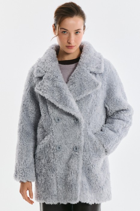 шуба из шерсти от бренда снежная королева вид слева