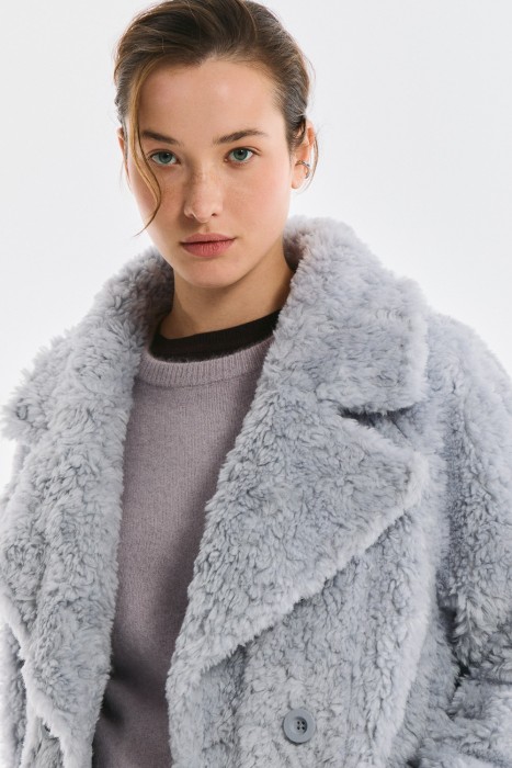 шуба из шерсти из россии вид сбоку