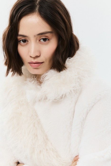 шуба из шерсти из россии вид сбоку