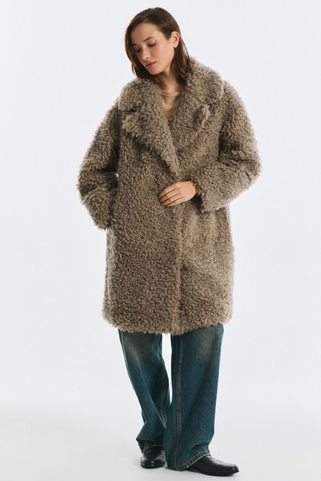 шуба из шерсти от бренда снежная королева вид слева