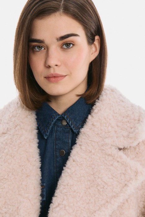 шуба из шерсти из россии вид сбоку