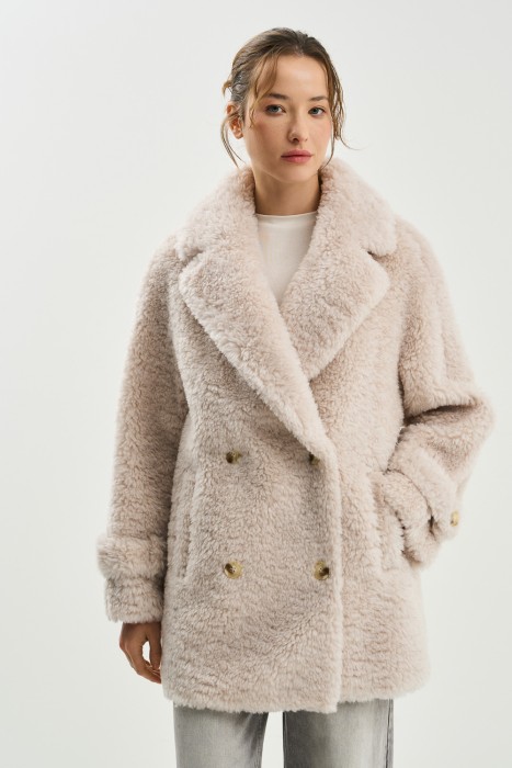 шуба из шерсти от бренда снежная королева вид слева