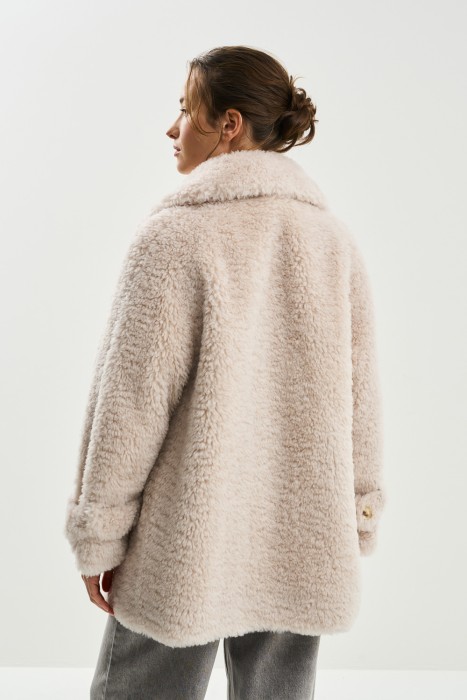 шуба из шерсти по цене 7740 руб вид справа