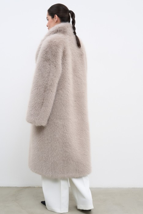 шуба из шерсти по цене 15080 руб вид справа