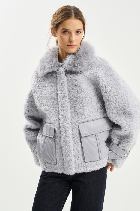 шуба из шерсти от бренда снежная королева вид слева