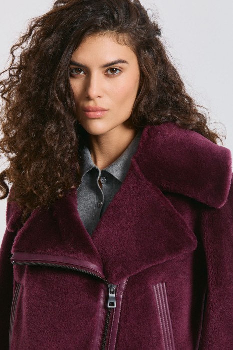 шуба из шерсти по цене 10600 руб вид справа