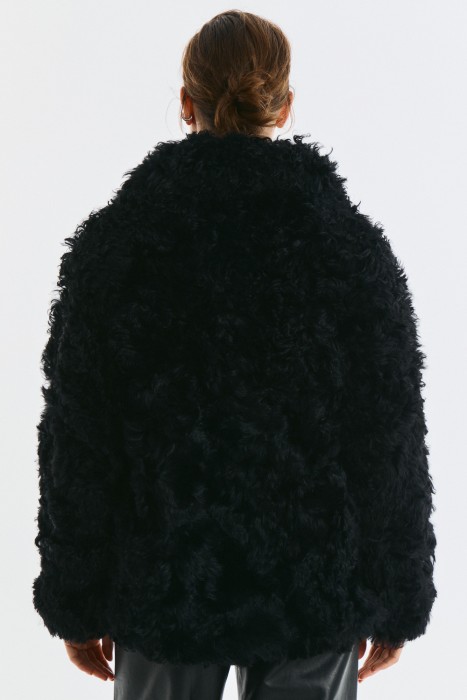 шуба из тибетской овчины по цене 42290 руб вид справа