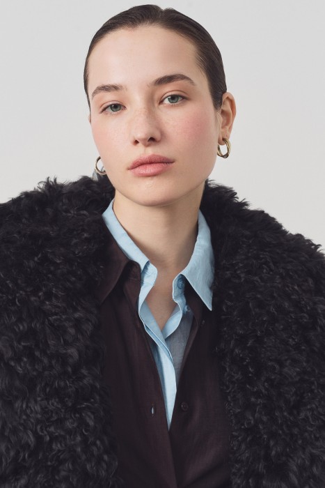 шуба из тибетской овчины по цене 22860 руб вид справа