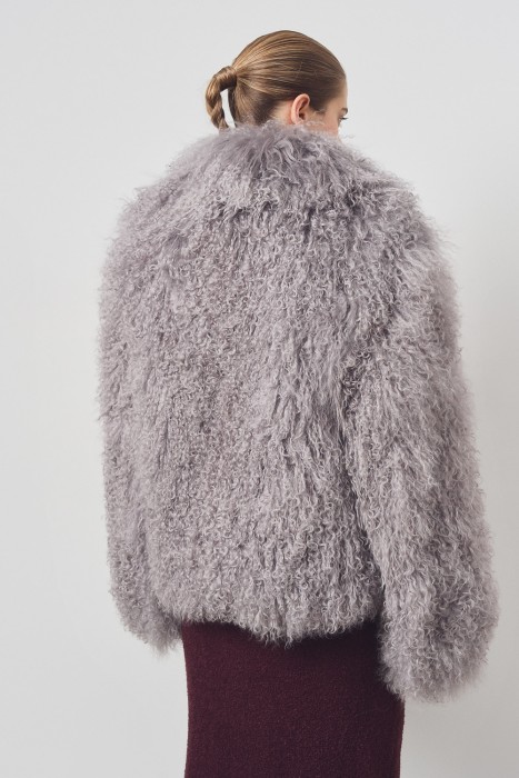 шуба из тибетской овчины по цене 42650 руб вид справа