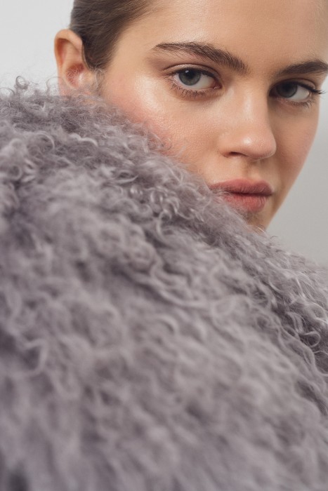 шуба из тибетской овчины из россии вид сбоку