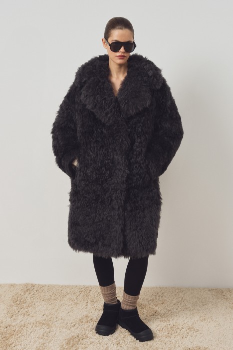 шуба из тибетской овчины из россии вид сбоку