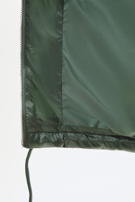 стеганая куртка с капюшоном по цене 4690 руб вид справа