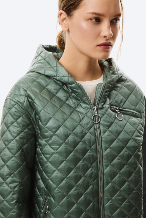 стеганая куртка с капюшоном из россии вид сбоку