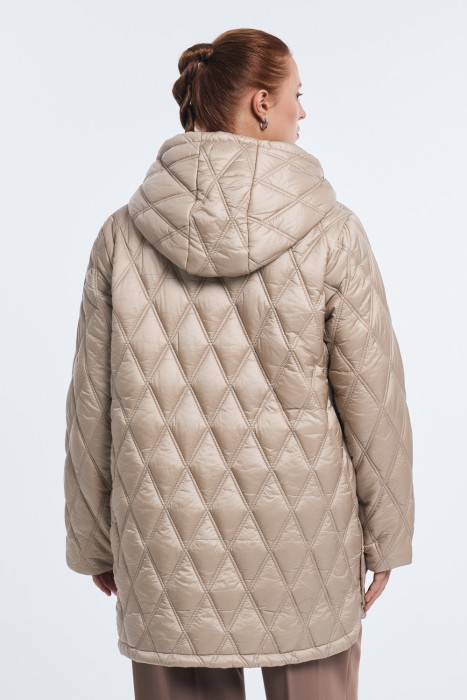 стеганая куртка с капюшоном по цене 3540 руб вид справа