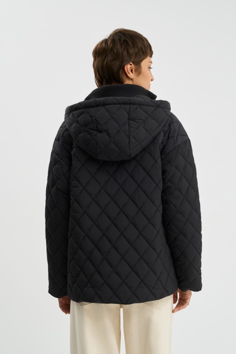 стеганая куртка с капюшоном по цене 4980 руб вид справа