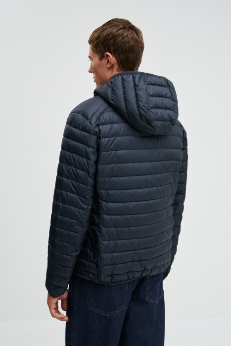 стеганая куртка с капюшоном по цене 4790 руб вид справа