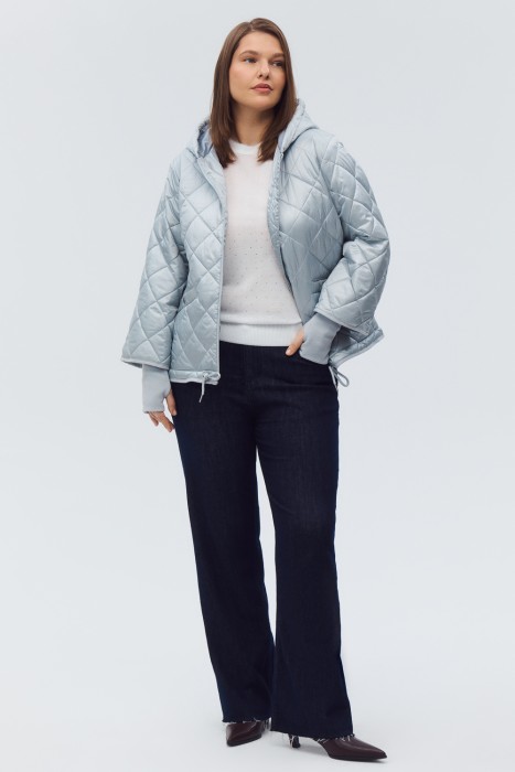 стеганая куртка с капюшоном по цене 7480 руб вид справа