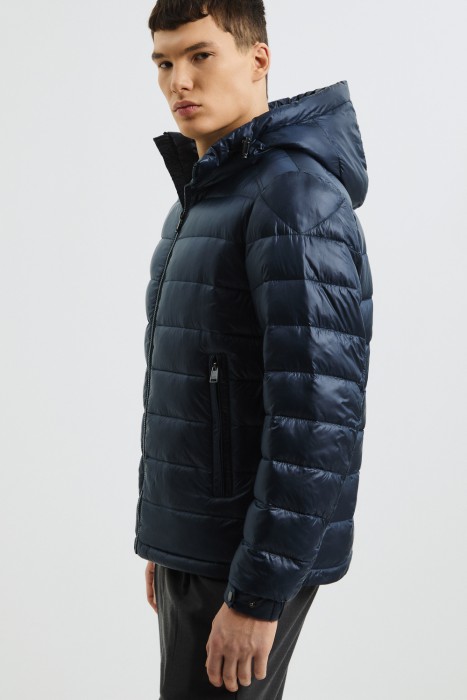 стеганая куртка с капюшоном по цене 4790 руб вид справа