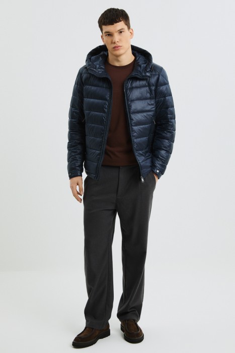 стеганая куртка с капюшоном из россии вид сбоку