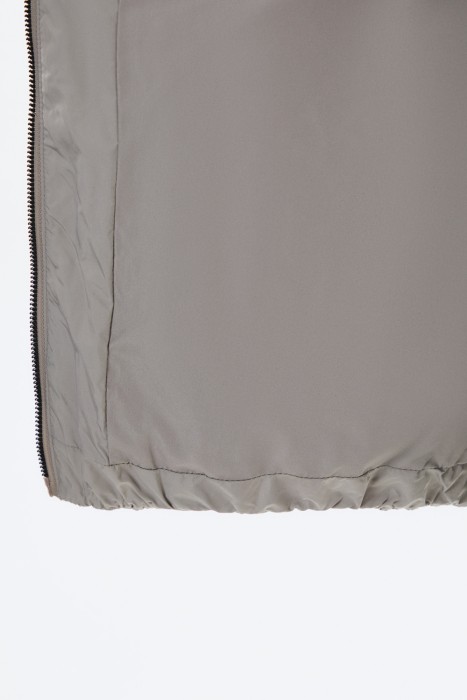 стеганая куртка с капюшоном из россии вид сбоку