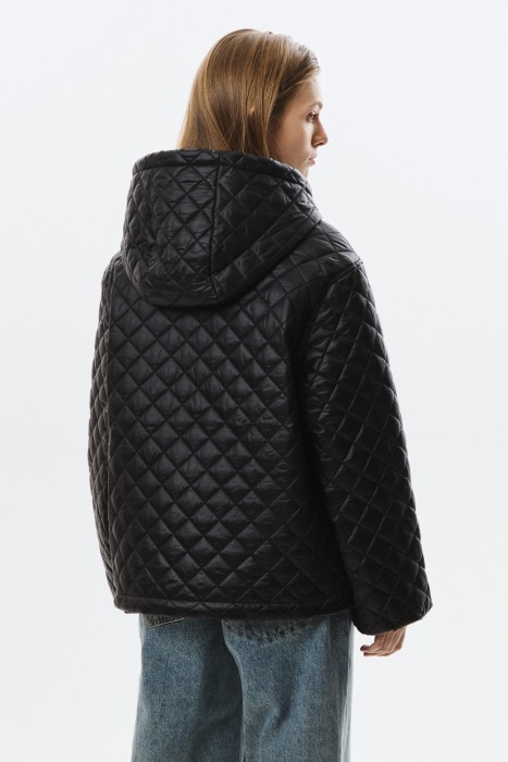 стеганая куртка с капюшоном по цене 4690 руб вид справа