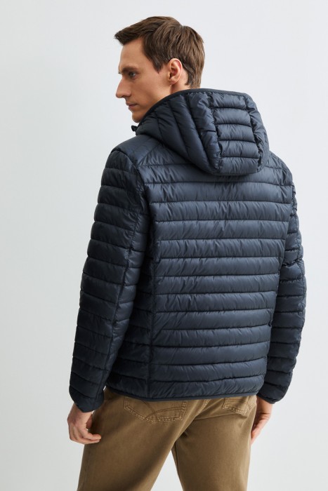 стеганая куртка с капюшоном по цене 4790 руб вид справа