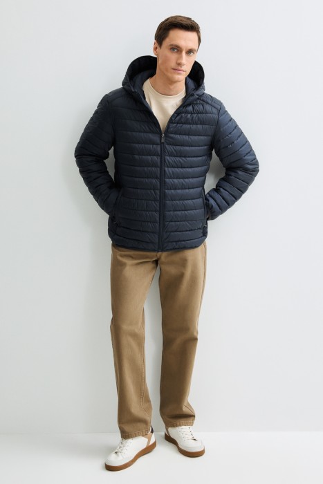 стеганая куртка с капюшоном из россии вид сбоку