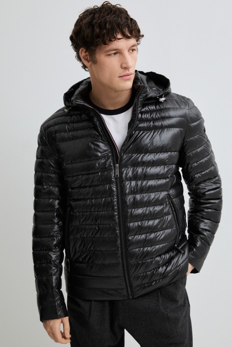 стеганая куртка с капюшоном от бренда снежная королева вид слева