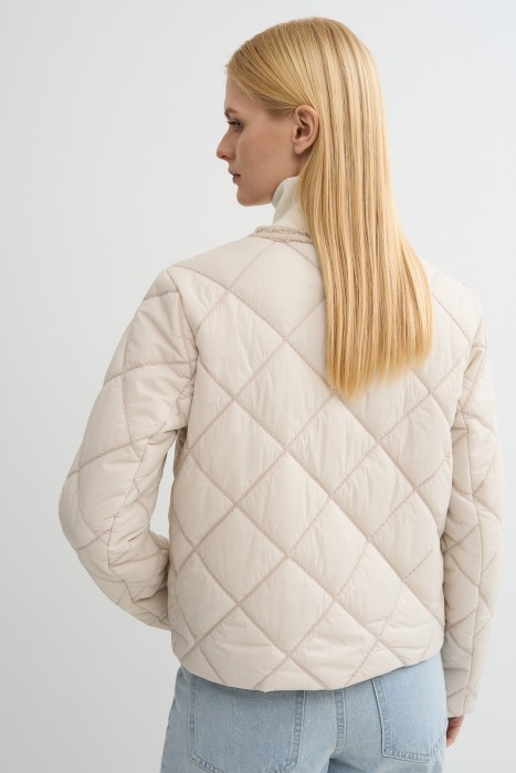 стеганая куртка с отделкой из россии вид сбоку