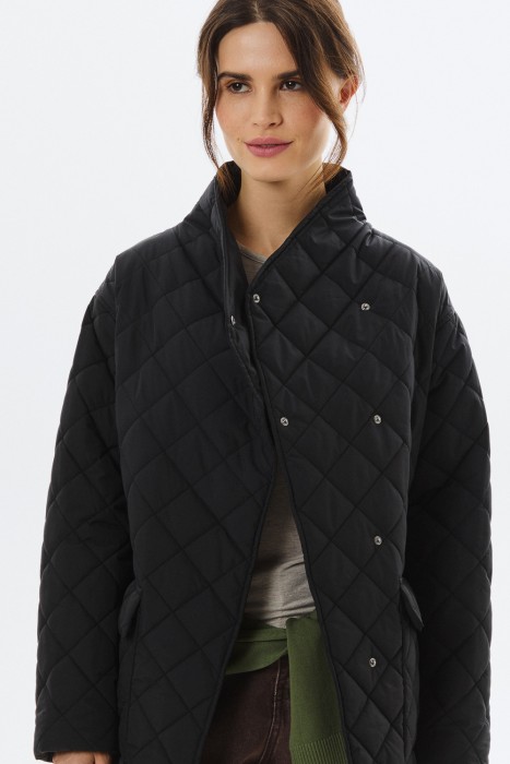 стеганая куртка с поясом от бренда снежная королева вид слева