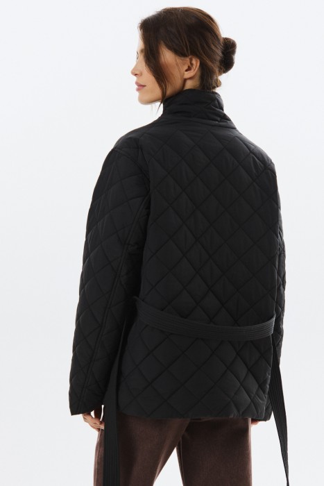 стеганая куртка с поясом по цене 5750 руб вид справа