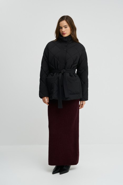 стеганая куртка с поясом от бренда снежная королева вид слева