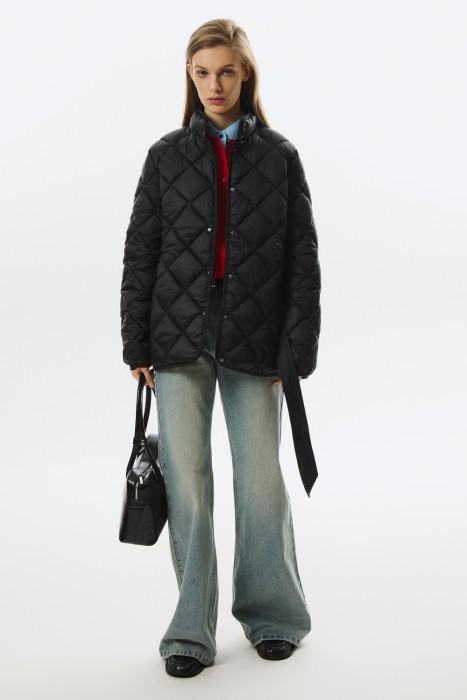 стеганая куртка с поясом от бренда снежная королева вид слева