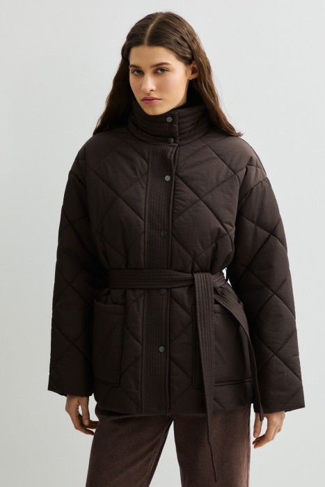 стеганая куртка с поясом от бренда снежная королева вид слева