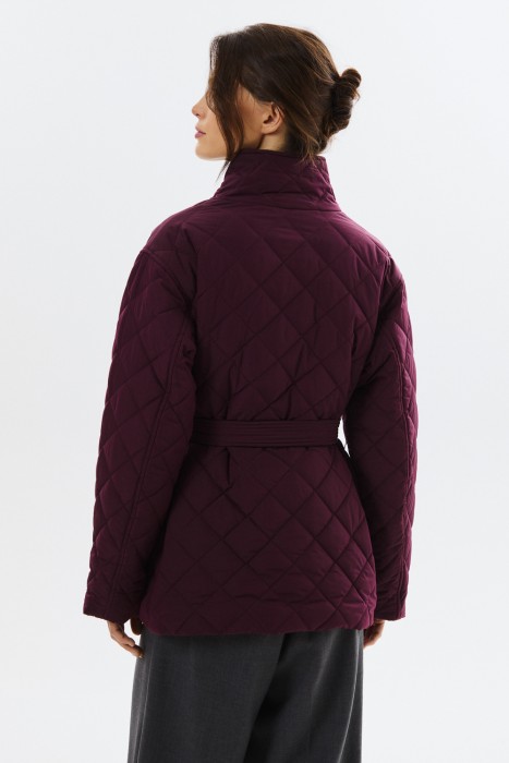 стеганая куртка с поясом по цене 5800 руб вид справа