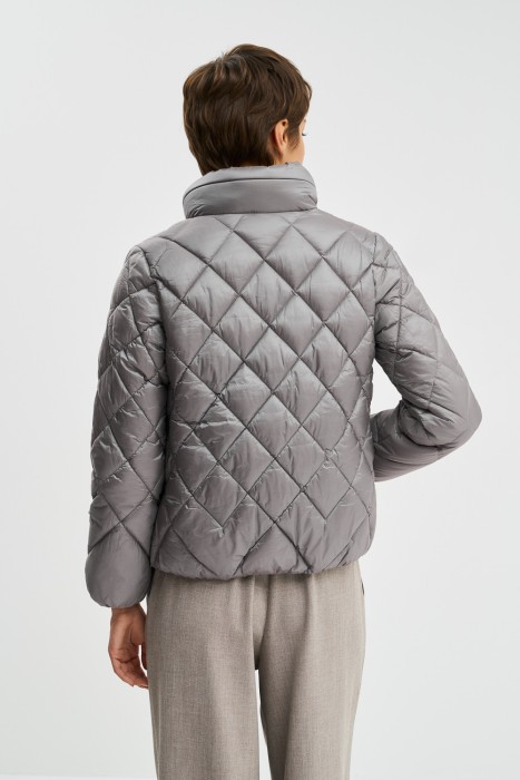 стеганая куртка с воротником-стойкой по цене 4120 руб вид справа