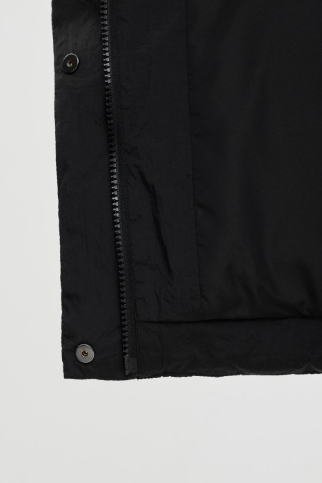 стеганая куртка с воротником-стойкой из россии вид сбоку