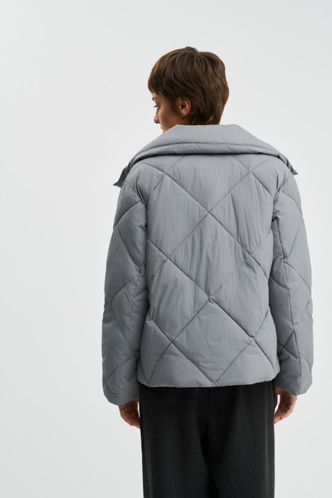 стеганая куртка с воротником-стойкой по цене 3920 руб вид справа