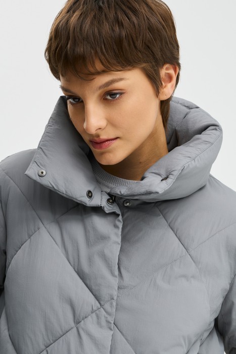 стеганая куртка с воротником-стойкой из россии вид сбоку