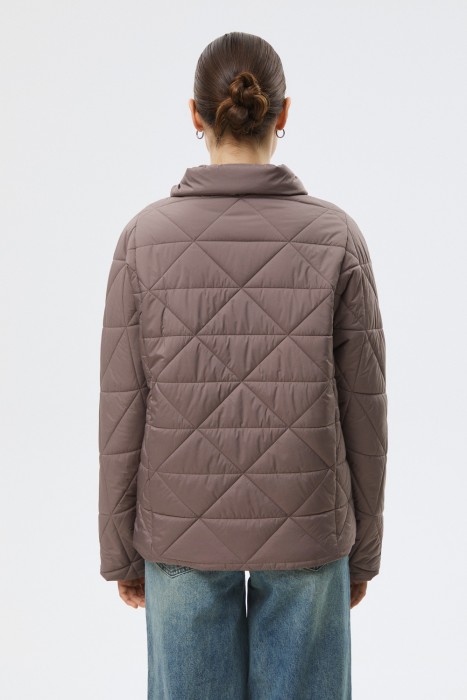 стеганая куртка по цене 5170 руб вид справа