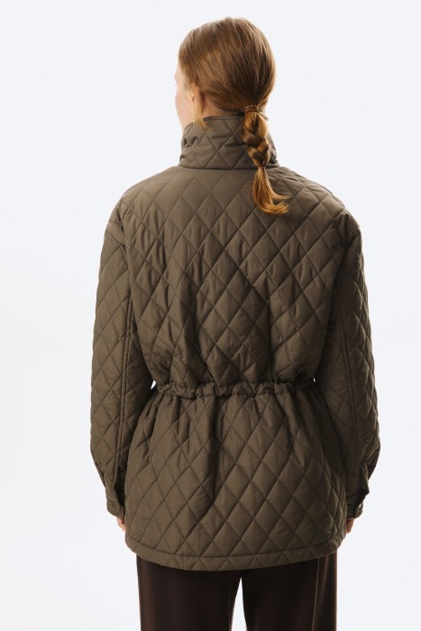 стеганая куртка по цене 5840 руб вид справа