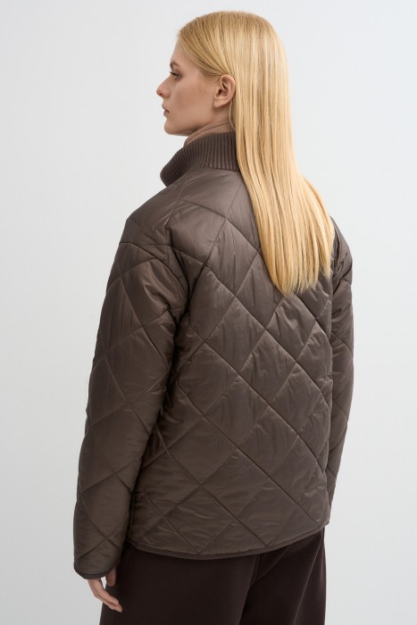 стеганая куртка по цене 5750 руб вид справа