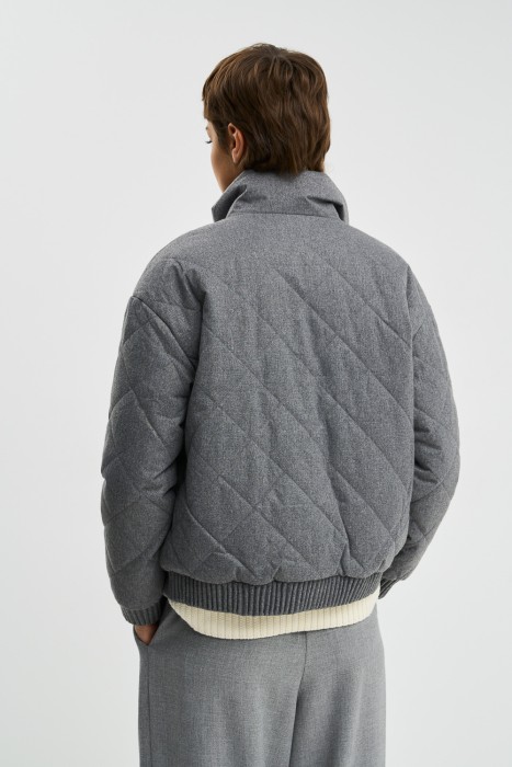 стеганая куртка по цене 4120 руб вид справа